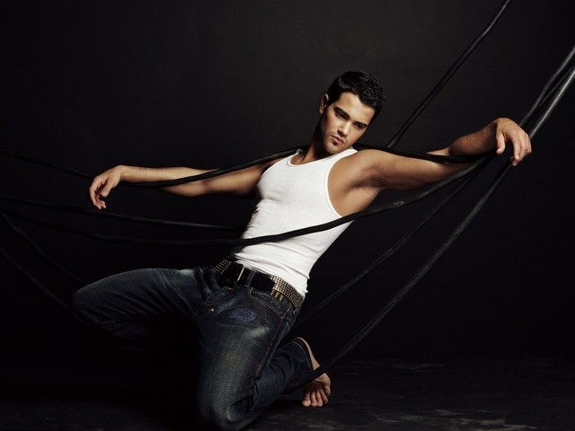 Обои 2025-12-24 №77984